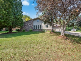 1910 Knollwood Dr. Fairmont, MN